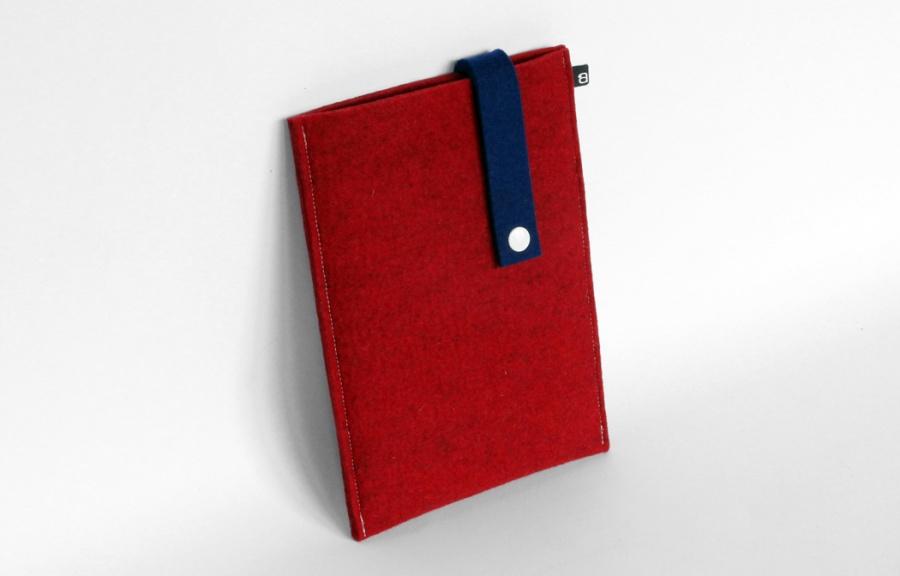 Foto Kindle case: Red and navy wool felt