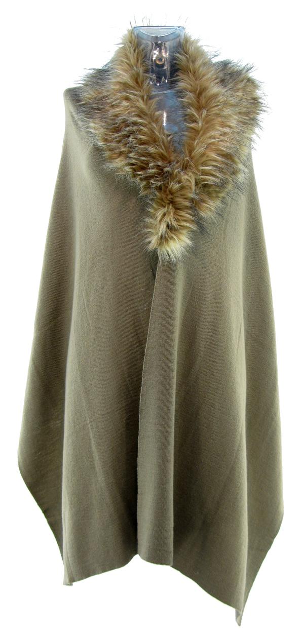 Foto Knitted stole with synthetic fox fur neck