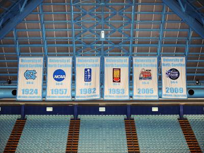 Foto Lámina fotográfica National Championship Banners University of North Carolina in Chapel Hill, 30x23 in.