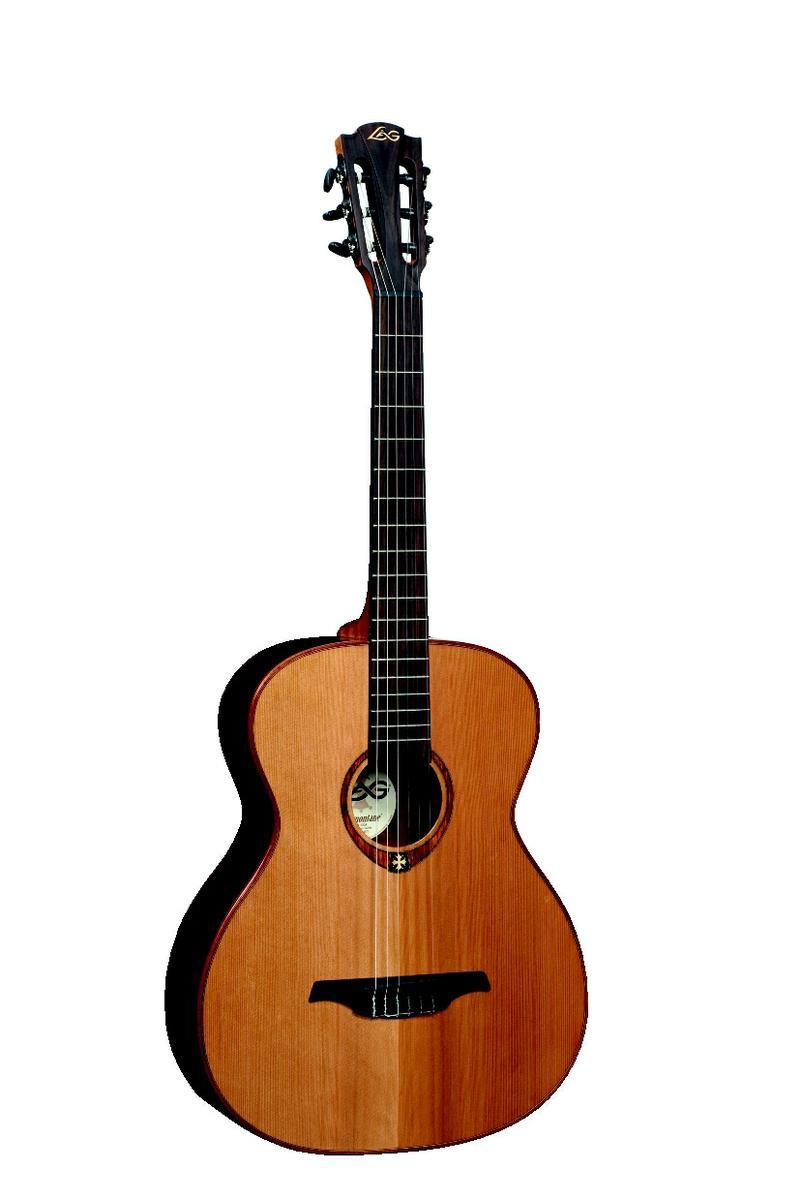 Foto Lag Tramontane TN100A Auditorium Classical Guitar