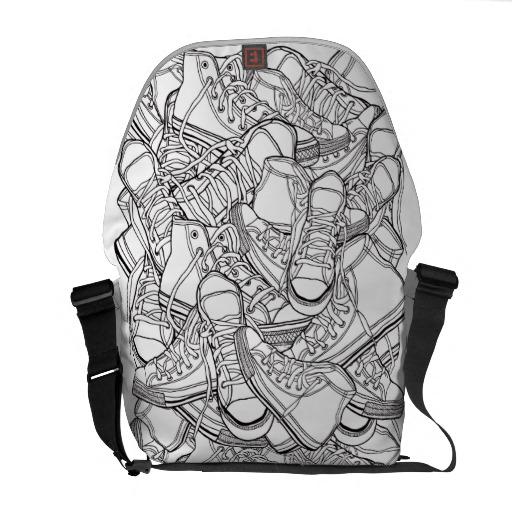 Foto Las zapatillas de deporte retras urbanas negras y Bolsas De Mensajería