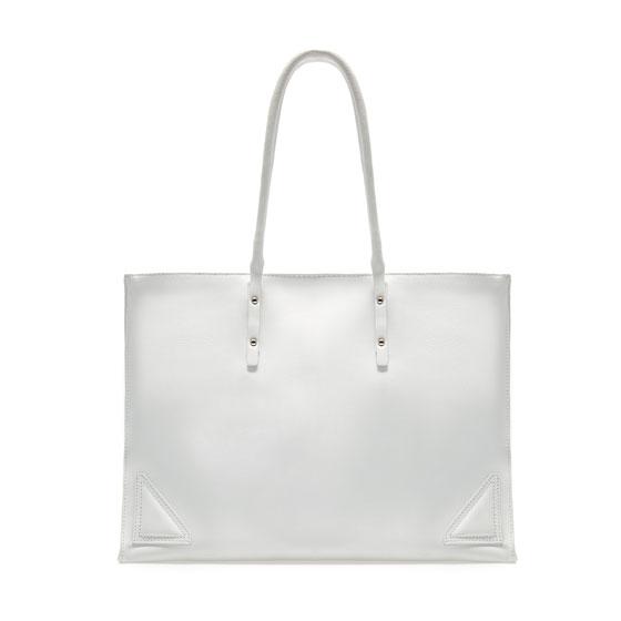 Foto Leather shopper with metallic details