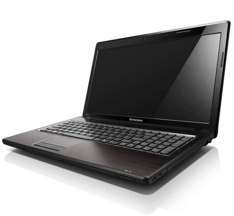 Foto Lenovo Essential B570E B815/2GB/320GB/15.6