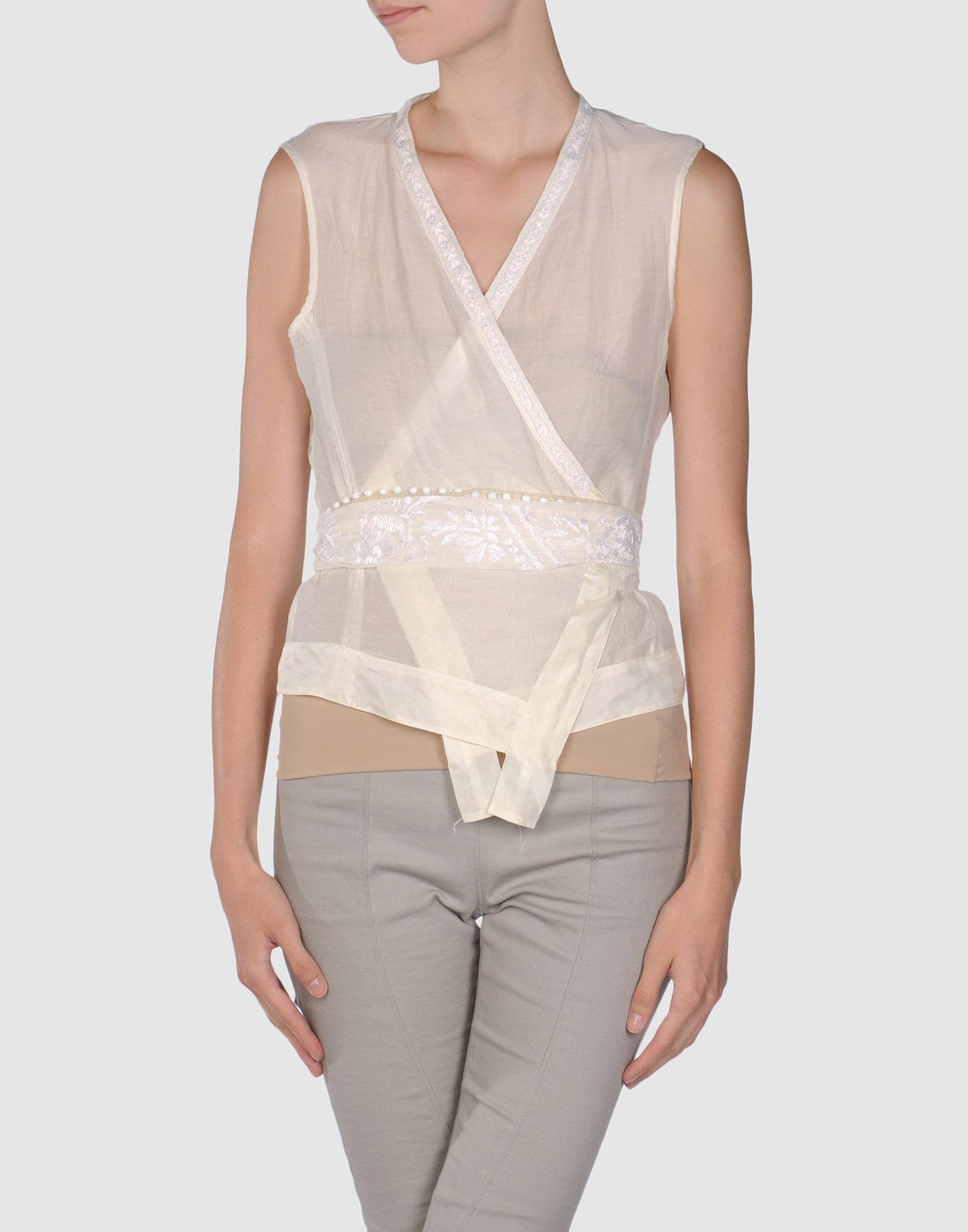 Foto lili petrus tops
