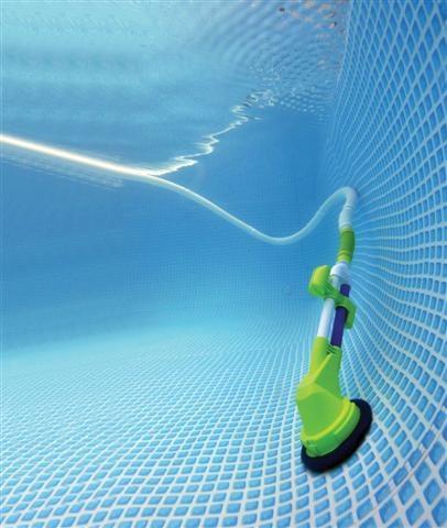 Foto Limpiafondos automatico zappy para piscinas sobre suelo