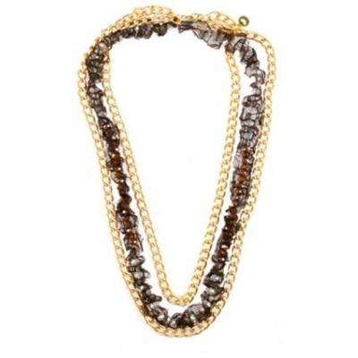 Foto Lola casademunt: collar dorado piedras cristal