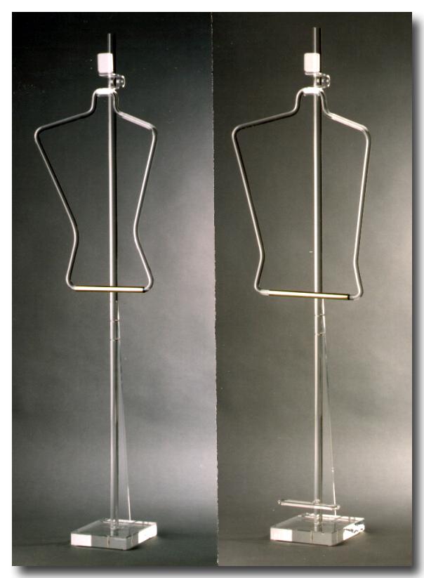 Foto Maniquí de metacrilato con pinza graduable