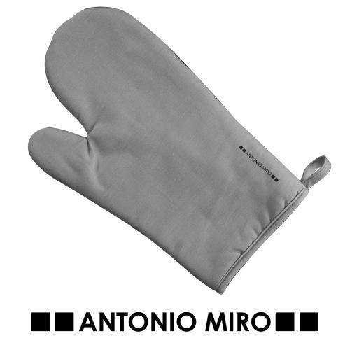 Foto Manopla Antonio Miró