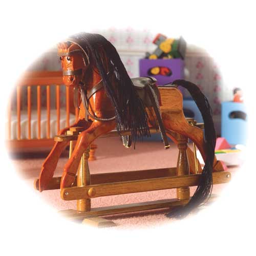 Foto Mecedora con caballo de madera - miniaturas - casas de muñecas...