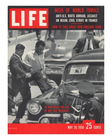 Foto Men Kicking Car of Vice Pres Richard Nixon, South American Goodwill Trip, Venezuela, May 26, 1958, Paul Schutzer - Laminas