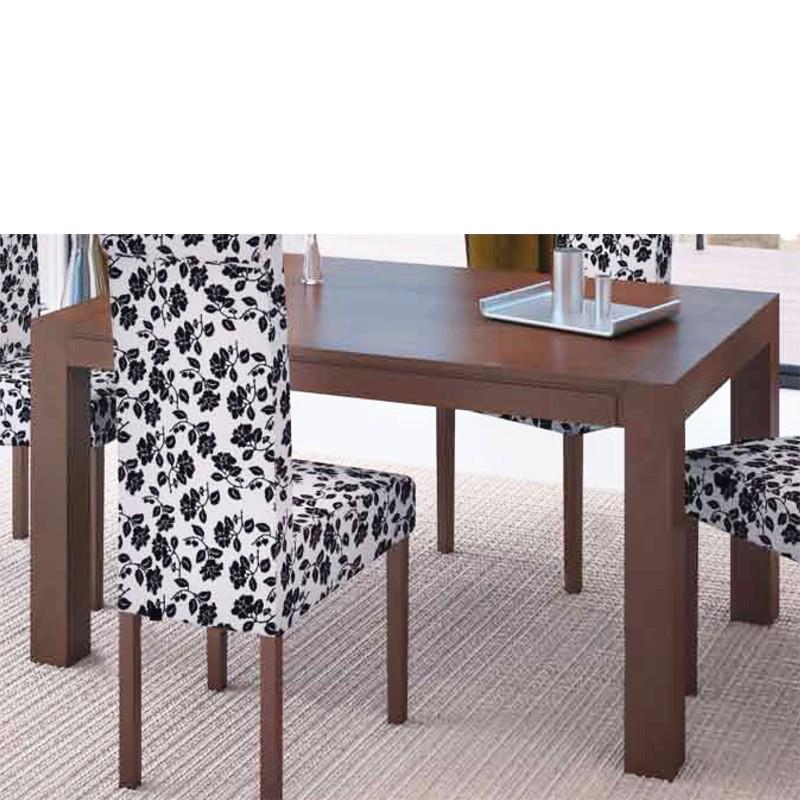 Foto Mesa de comedor de 140x90 cm. extensible, en madera de pino.