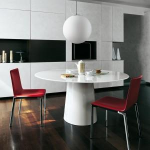 Foto Mesa totem redonda. sovet