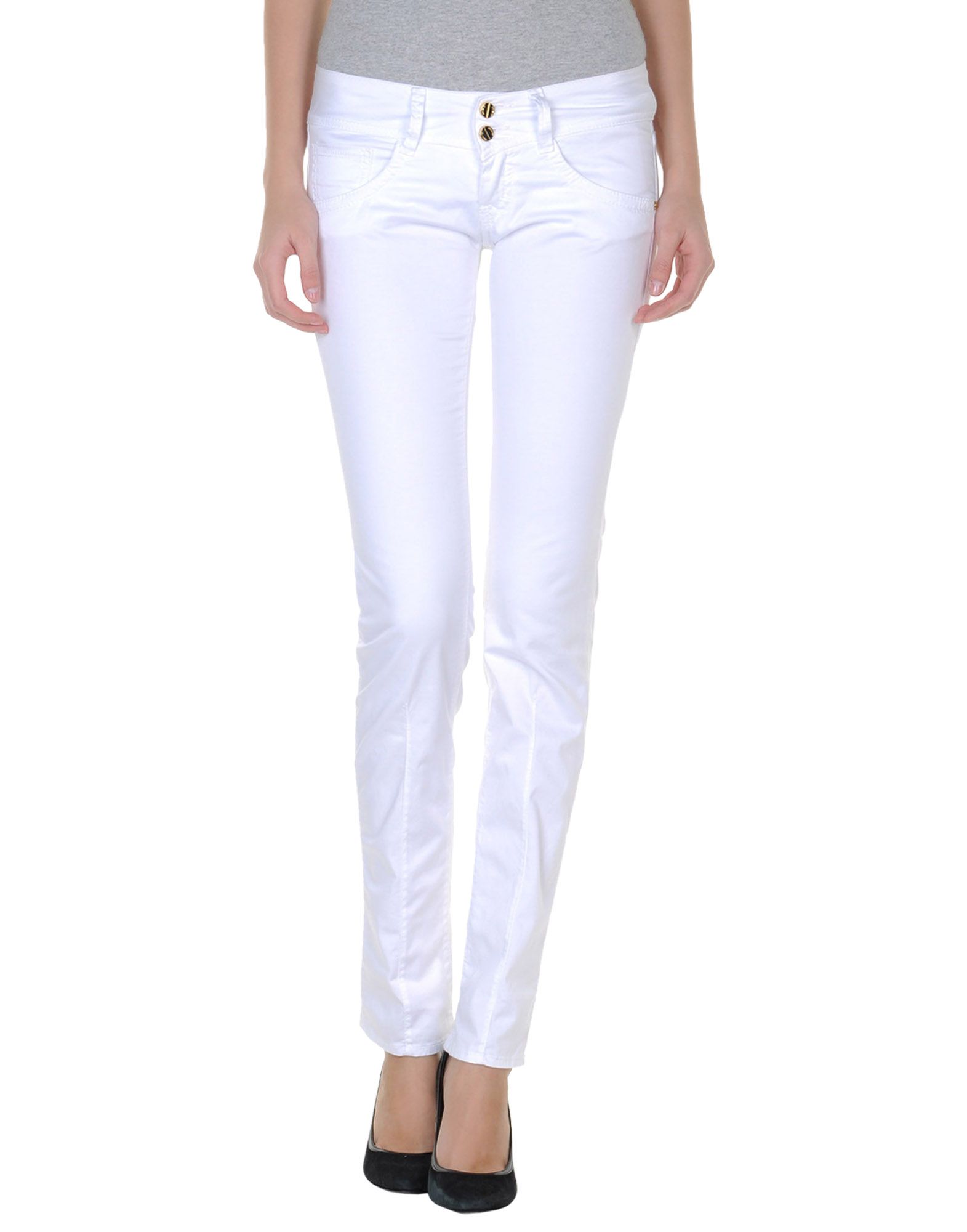 Foto met in jeans pantalones
