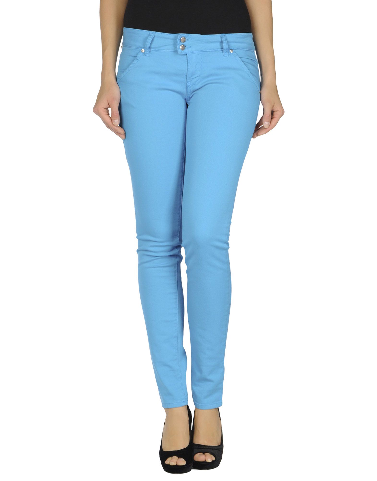 Foto met in jeans pantalones
