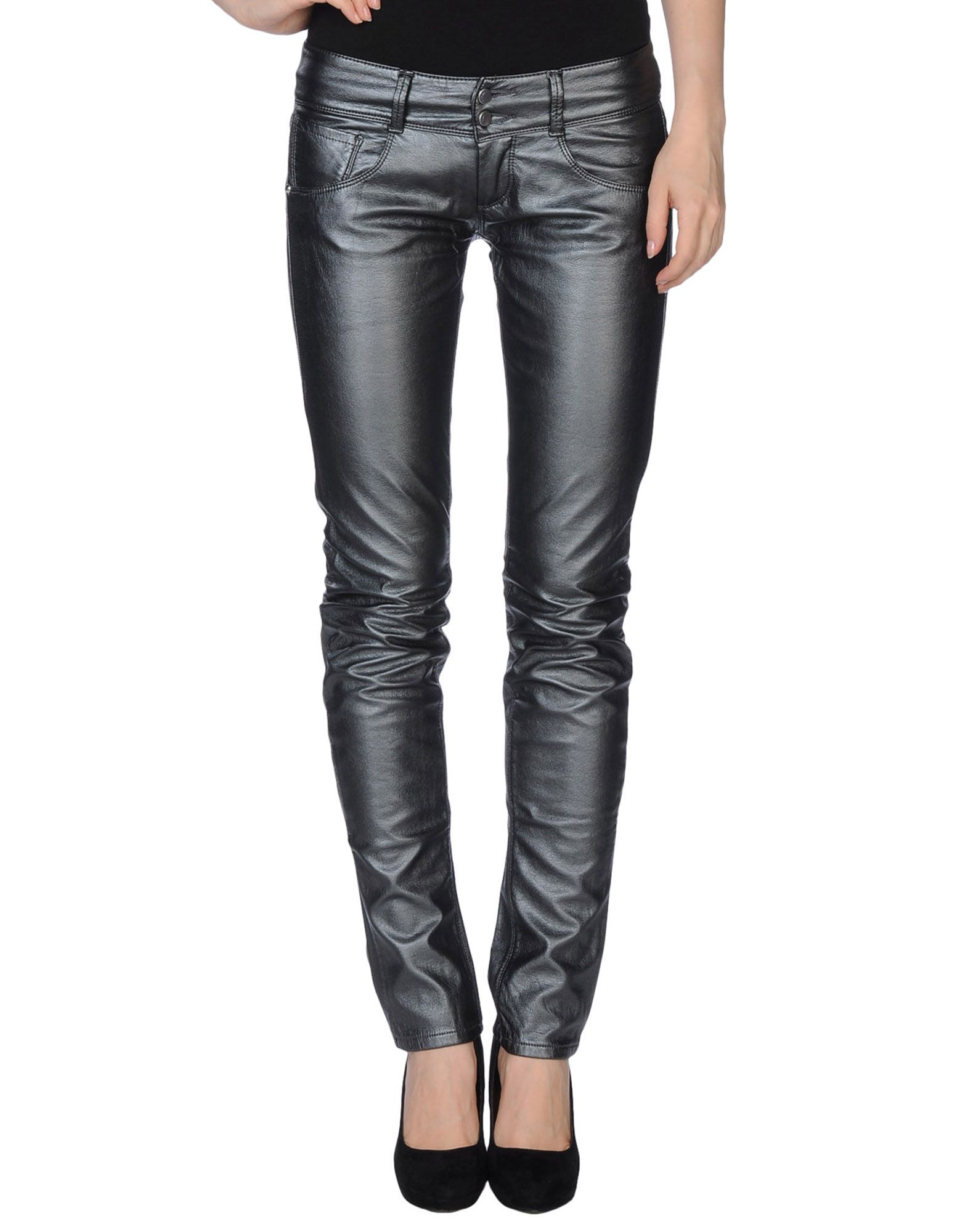 Foto met in jeans pantalones
