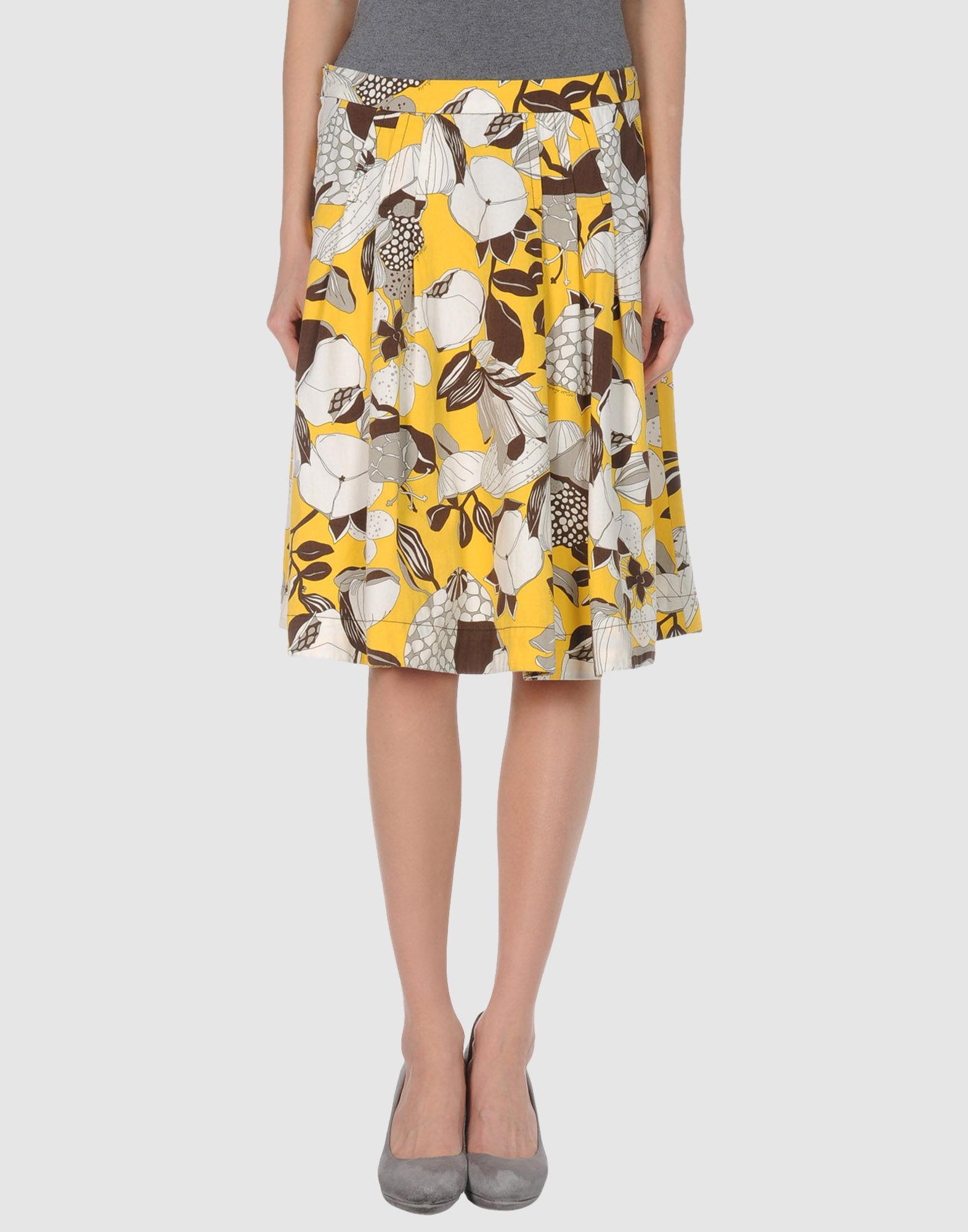 Foto miss sixty faldas a media pierna
