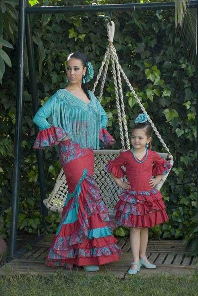 Foto Moda Flamenca para madres e hijas iguales. Traje de Flamenca de Señora modelo Hortensia