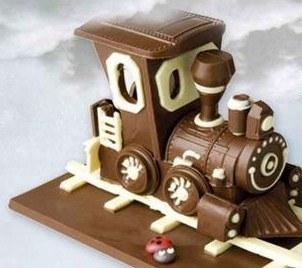 Foto Mona de pascua-tren de chocolate con leche