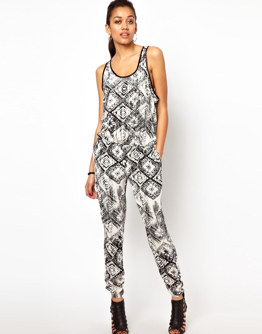 Foto Mono largo con estampado tribal de River Island Tribal black and whi