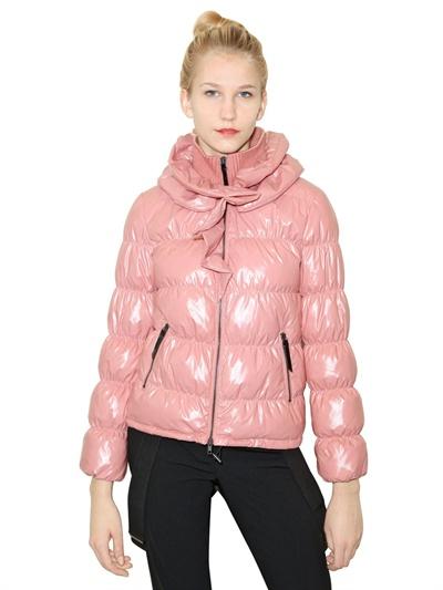Foto moschino cheap&chic chaqueta de plumas de nylon acolchado y olanes