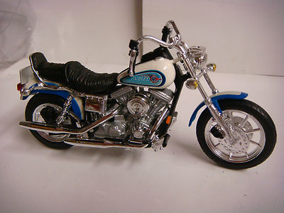 Foto Moto Harley-davidson- Escala 1/18-- Nº-23