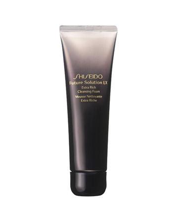 Foto Mujer Cosmética Shiseido Future Solution LX Extra Rich Cleansign Foam