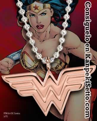 Foto Mujer maravilla colgante con collar de acero inoxidable logo