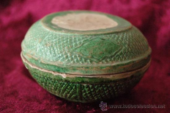 Foto muy antigua cajita de cosmetica china de ceramica ding esmaltada