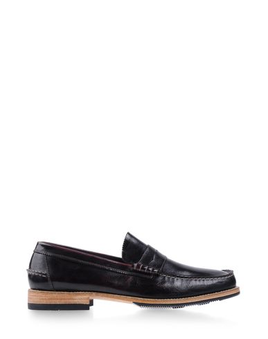 Foto n.d.c. made by hand mocasines & slippers
