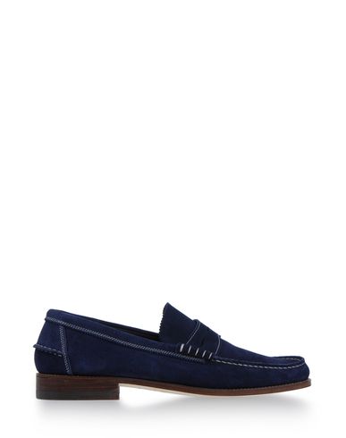 Foto n.d.c. made by hand mocasines & slippers
