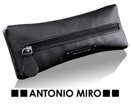Foto Neceser Antonio Miró. P2111