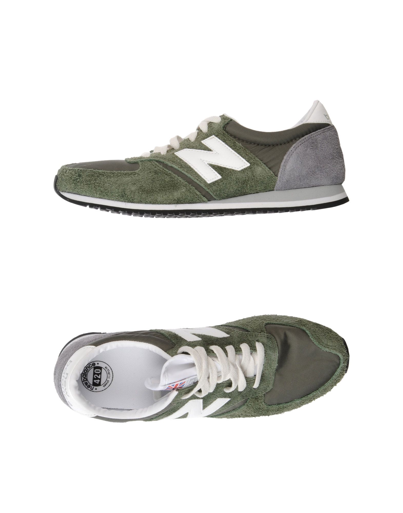 Foto new balance sneakers

