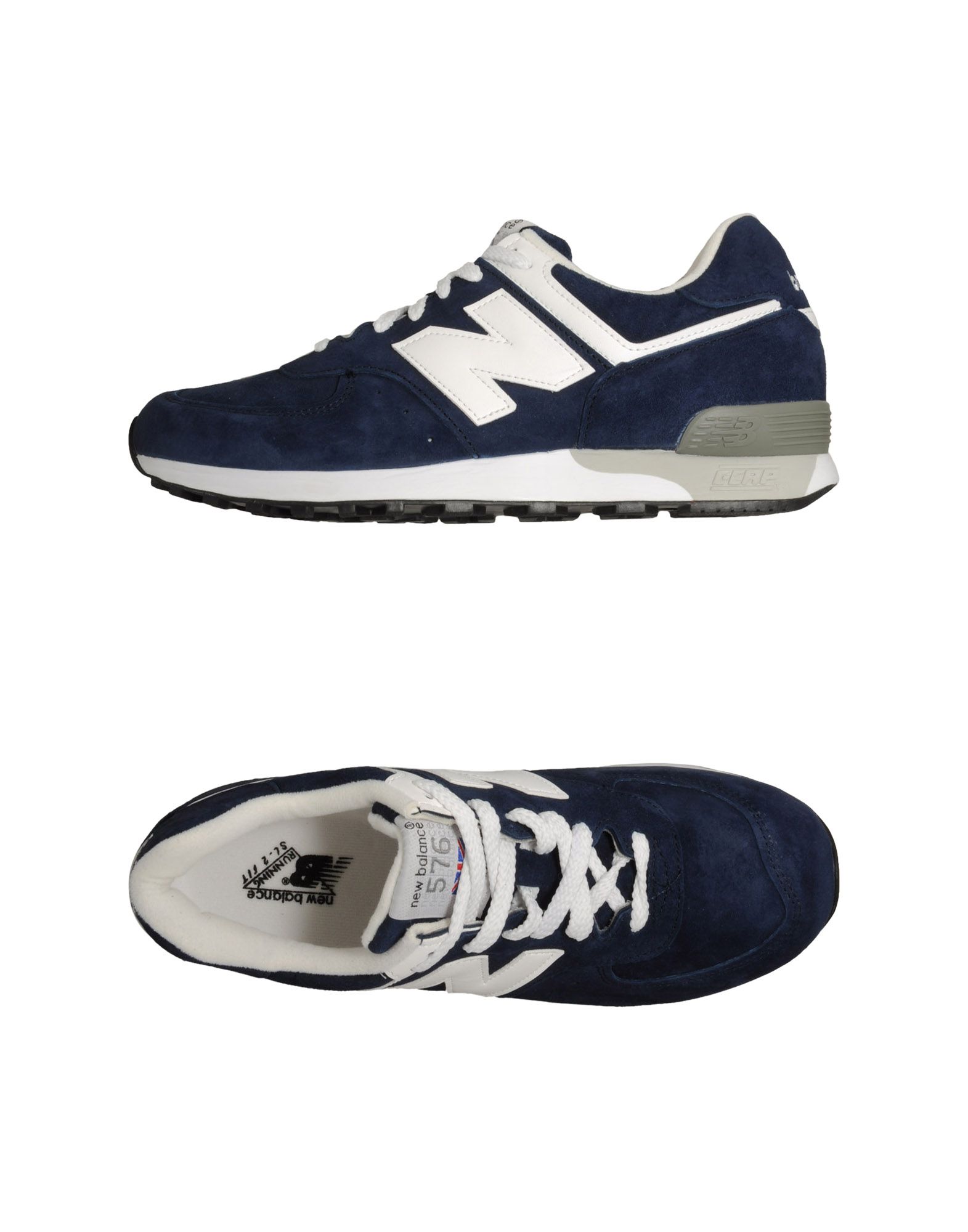 Foto new balance sneakers
