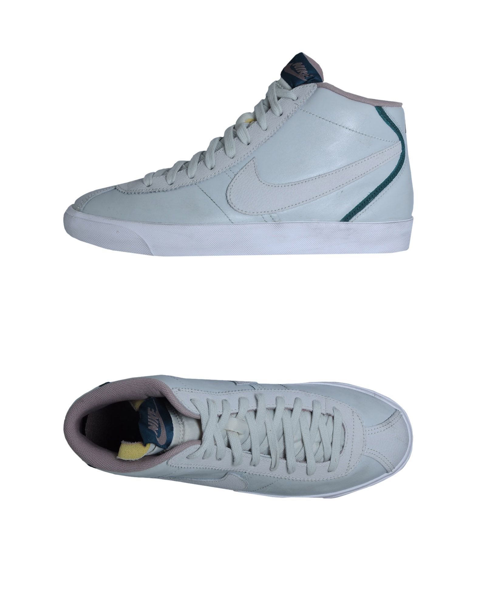 Foto nike sneakers altas
