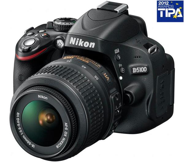Foto Nikon D5100 + objetivo AF-S VR DX 18-55 mm