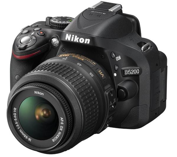 Foto Nikon D5200 + objetivo AF-S VR DX 18-55 mm Incluye Cargador, Batería de litio