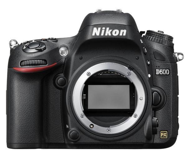 Foto Nikon D600 sólo cuerpo  Incluye Cargador, Batería de litio