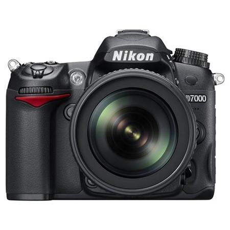 Foto Nikon D7000 + Af-S Dx 18-200 Vr Ii