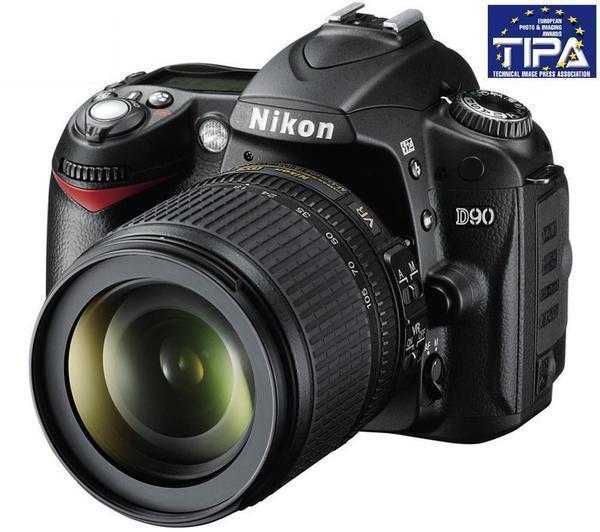 Foto Nikon D90 + objetivo AF-S DX Nikkor 18-105mm f/3.5-5.6G ED VR Incluye Cargador, Batería de litio
