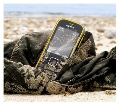 Foto Nokia 3720 Classic Yellow, resistente al agua, polvo y golpes