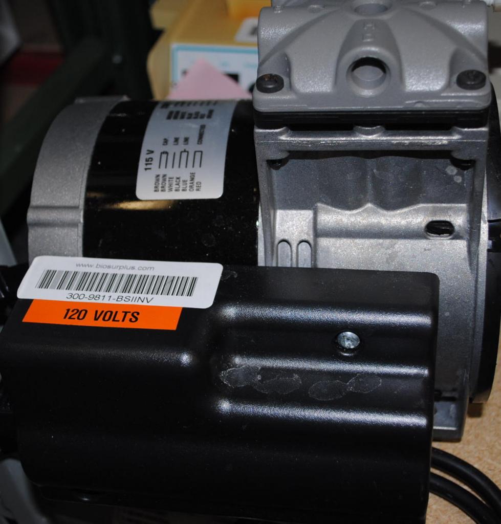 Foto Oem - 669besuu44tfe-217b - Vacuum Pump. . Product Category: Lab Equ...