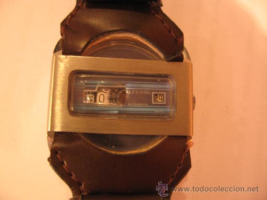 Foto original reloj automatico digital de los 80 maquina montada en