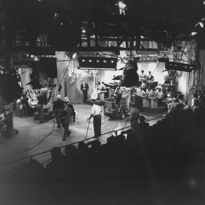 Foto Overall View of Production Scene from TV Series 