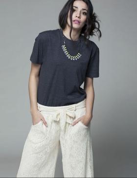 Foto Pantalón blanco troquelado by ohkko