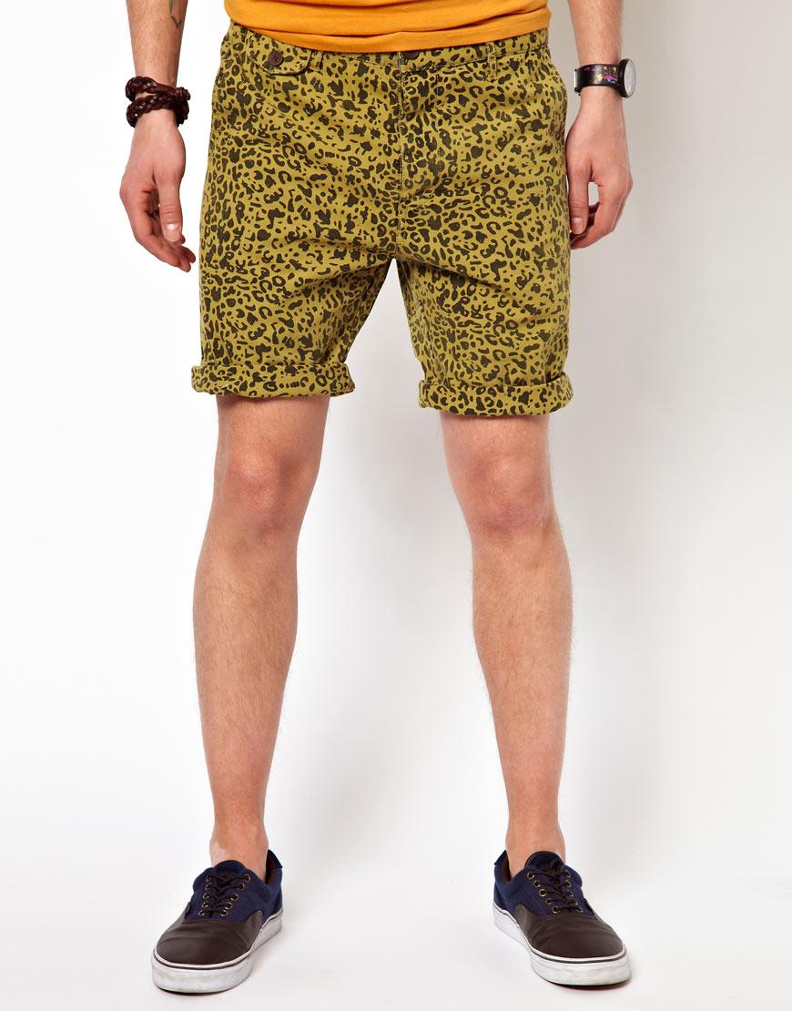 Foto Pantalones cortos chinos con estampado de leopardo de Suit Leopardo