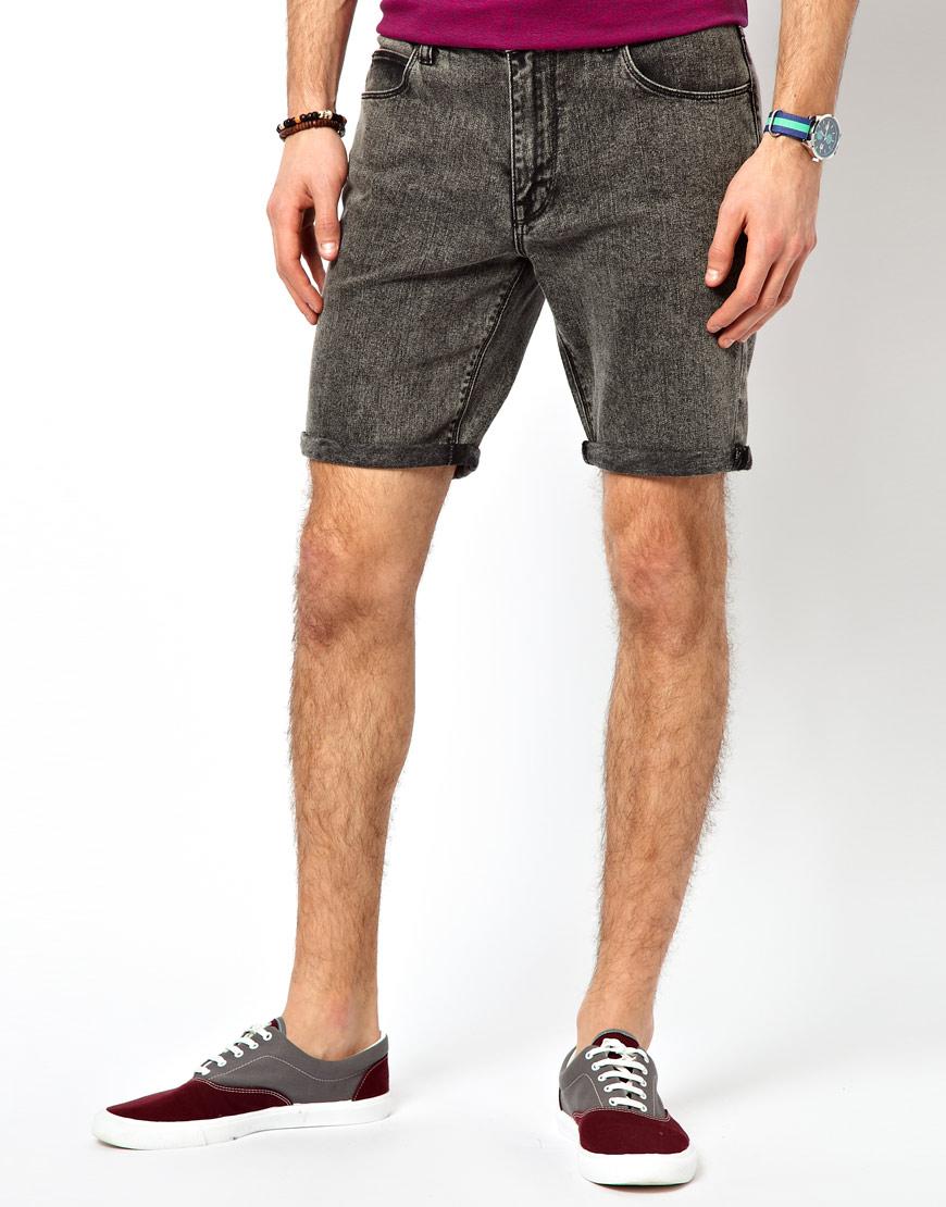 Foto Pantalones cortos con lavado ácido de ASOS Negro