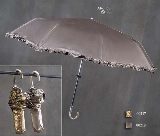 Foto Paraguas volantes dorado o plata
