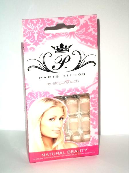 Foto Paris Hilton Elegant Touch Natural Beauty Nails