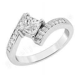Foto PD293W - 18ct white gold ring with a princess cut centre and round ...