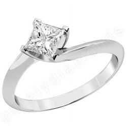 Foto PD372PL - Platinum twist ring with a princess cut diamond in a 4-c ...